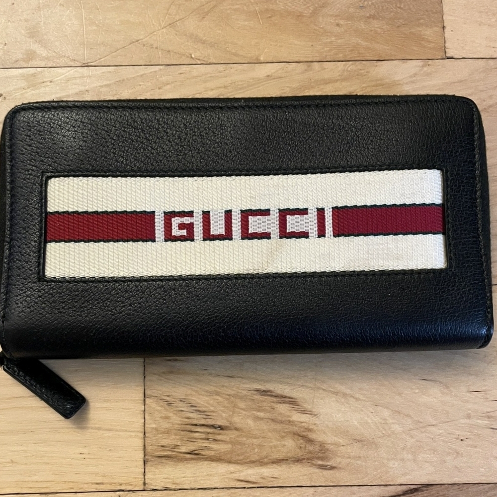 Gucci Black Leather Wallet with Red and White Stripe